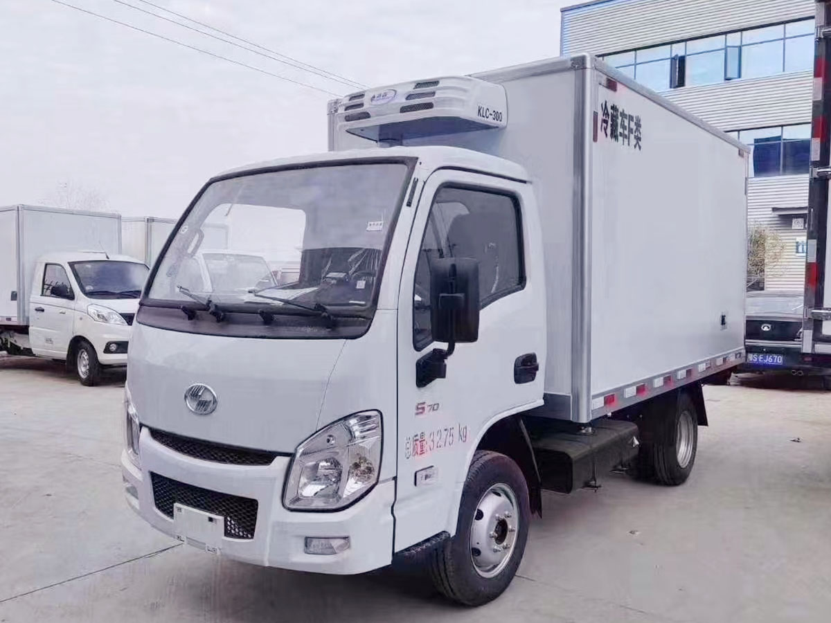 躍進(jìn)小福星S70冷藏車