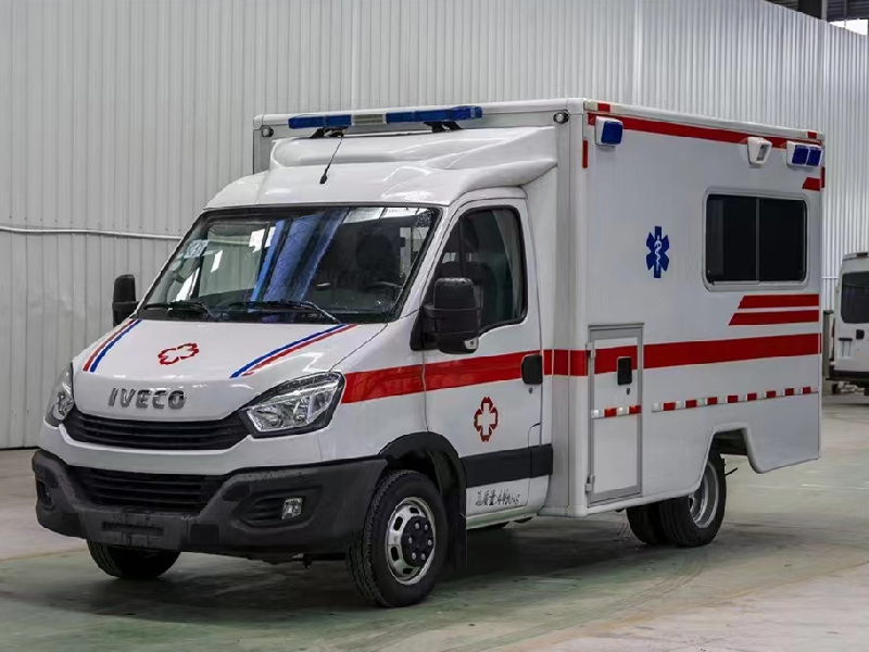 依維柯方艙救護(hù)車(chē)