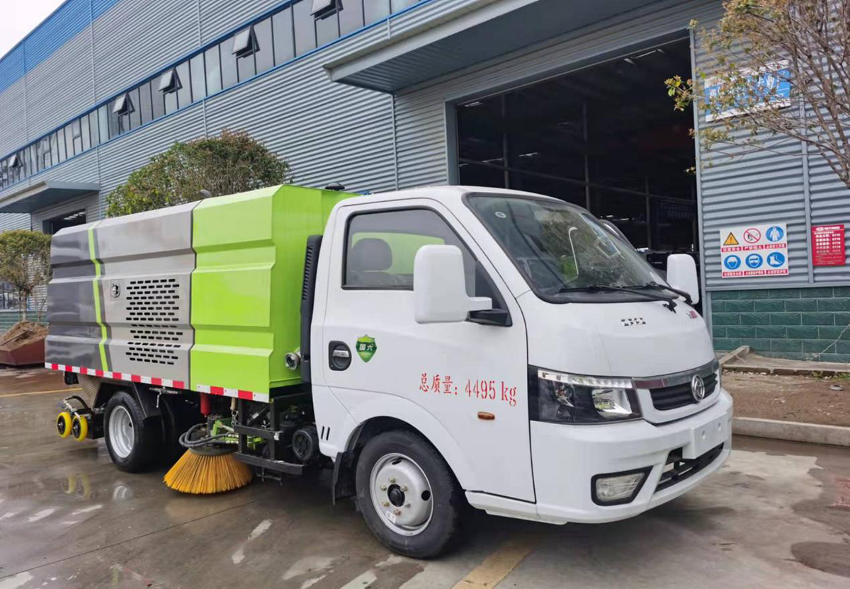 國六東風(fēng)途逸洗掃車（藍(lán)牌，1.8方塵1.5方水）