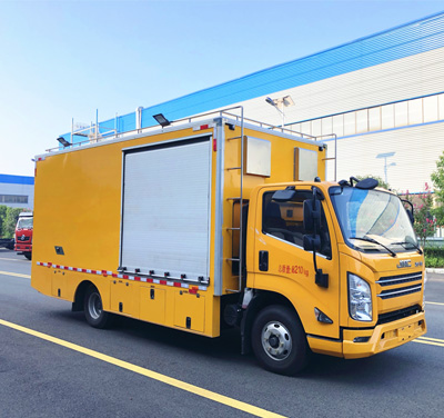 光固化管道修復(fù)車(chē)