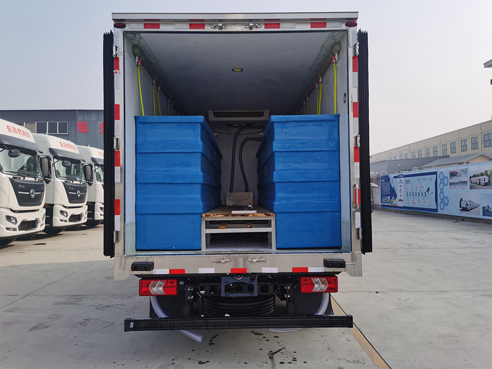 江鈴凱運4米2鮮活水產(chǎn)品運輸車圖片3